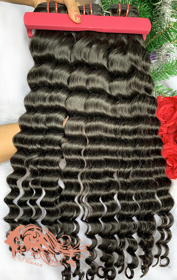 Csqueen Mink hair Loose Curly 3 Bundles with 13 * 4 Transparent lace Frontal Unprocessed hair